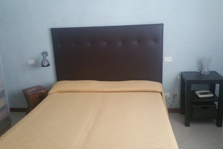 Room 2 of 30