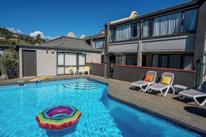 Pool 59 of 86