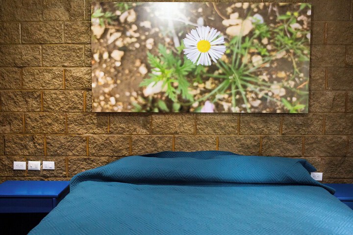 Room 5 of 96