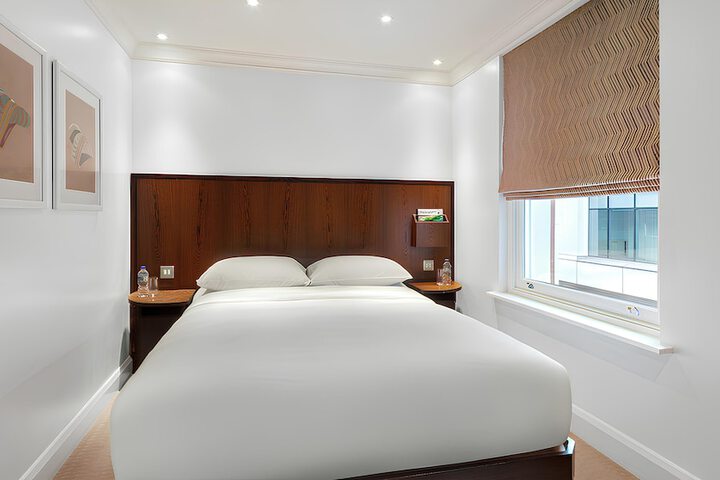 Room 32 of 75