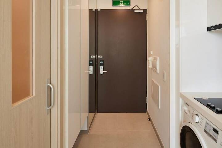 Room 14 of 90
