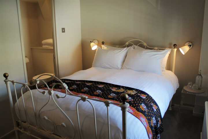 Room 10 of 41