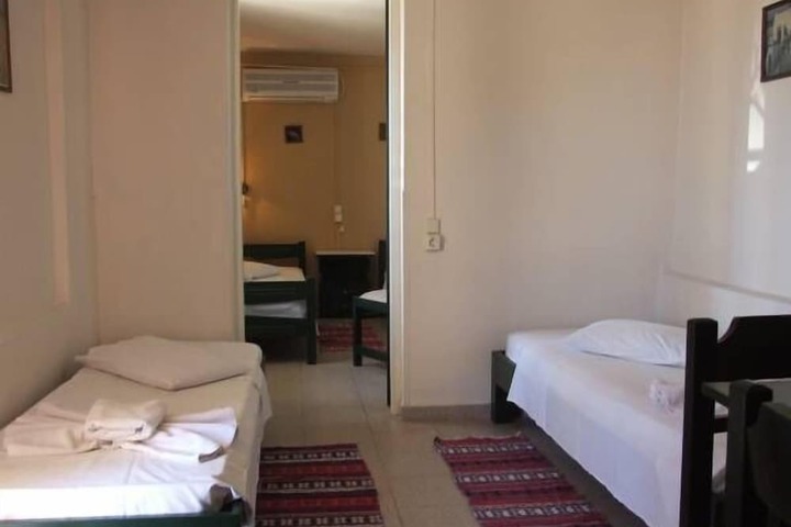 Room 15 of 60