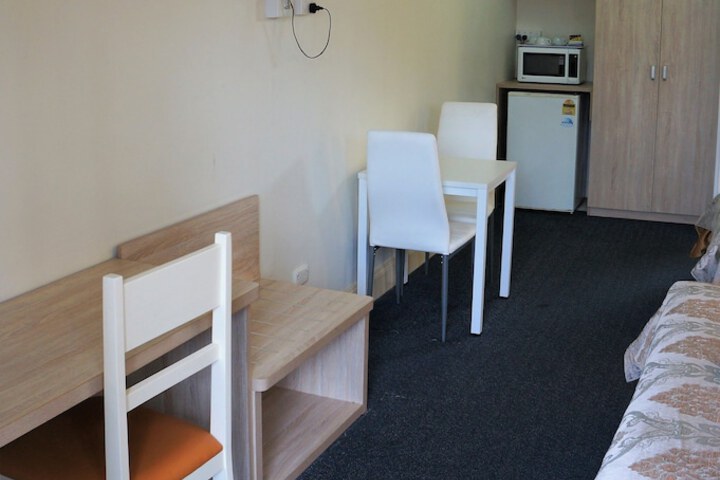 Room 6 of 78