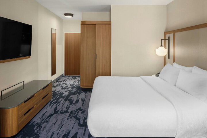 Room 6 of 22