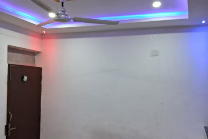 Room 9 of 20