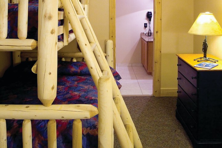 Room 3 of 85
