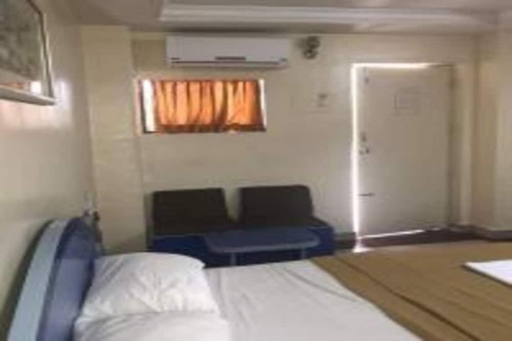 Room 21 of 36