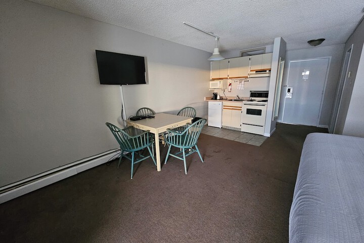 Room 15 of 37