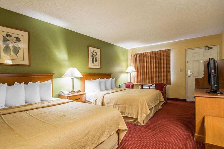 Standard Room, King or Two Doubles (1 of 11)