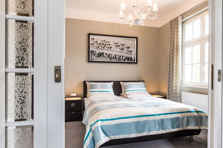 Room 10 of 96