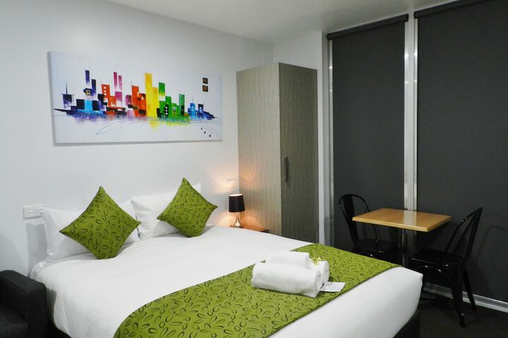 Room 6 of 42