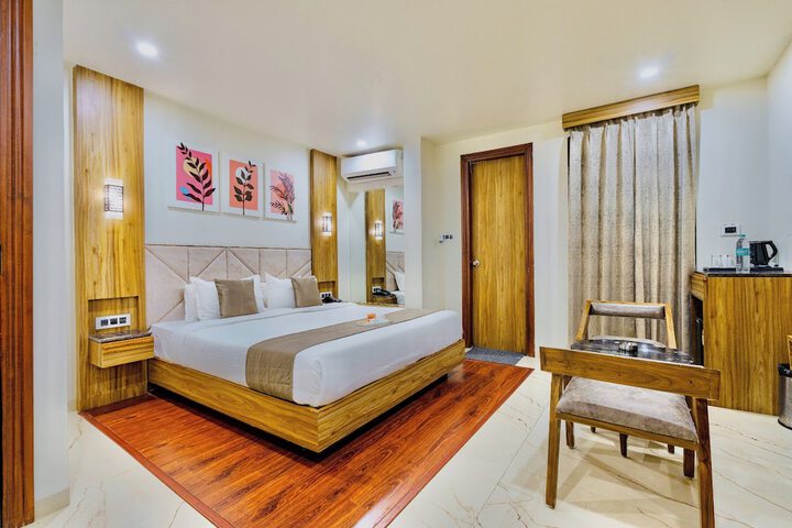 Room 12 of 48