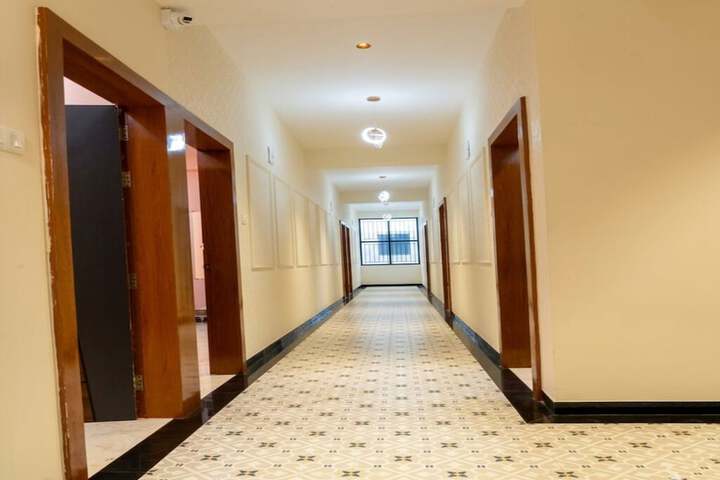 Ballroom/Hall 12 of 16
