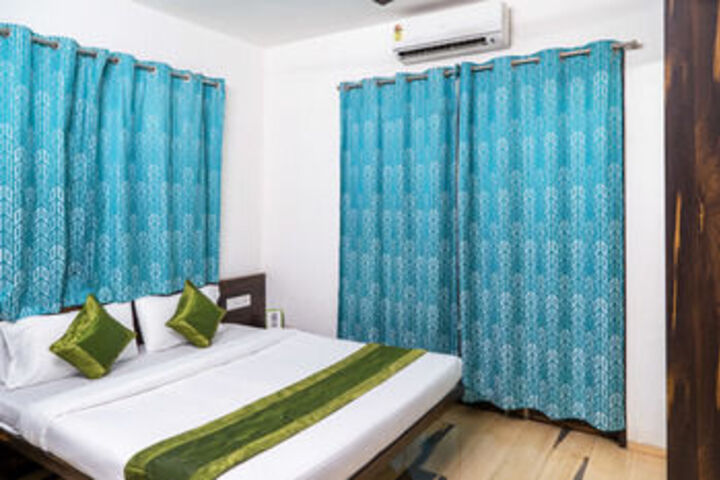 Room 15 of 27
