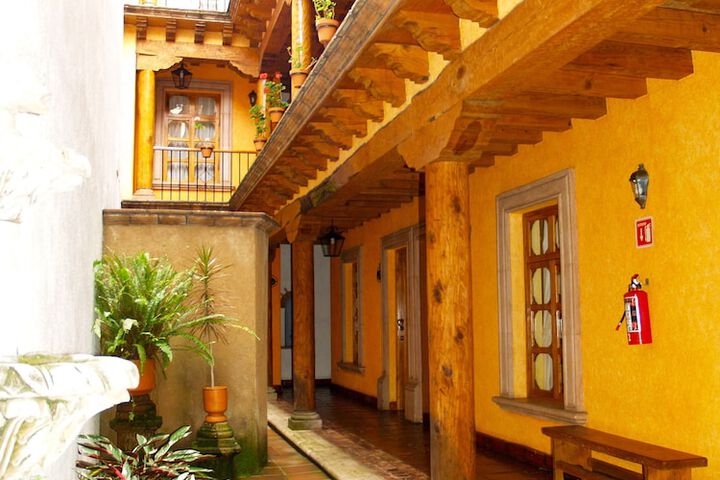 Hotel Entry