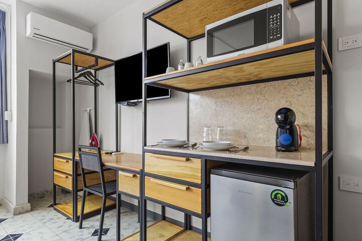 Room 16 of 40