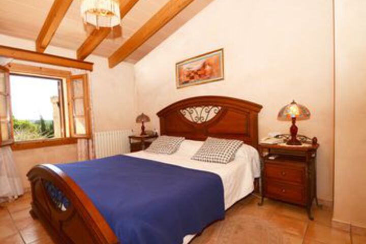 Room 6 of 23