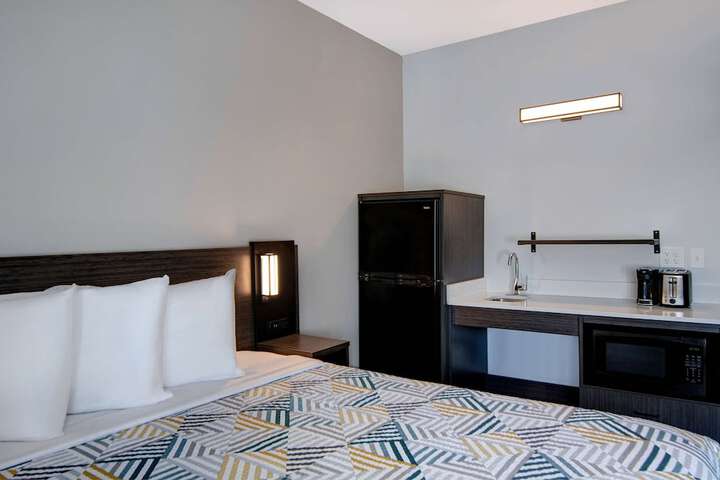 Room 14 of 38