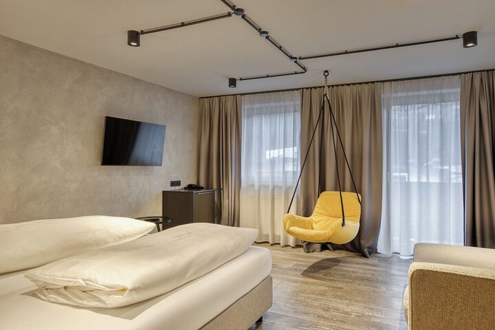Room 68 of 171