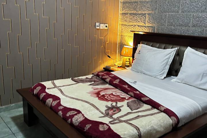 Room 106 of 307