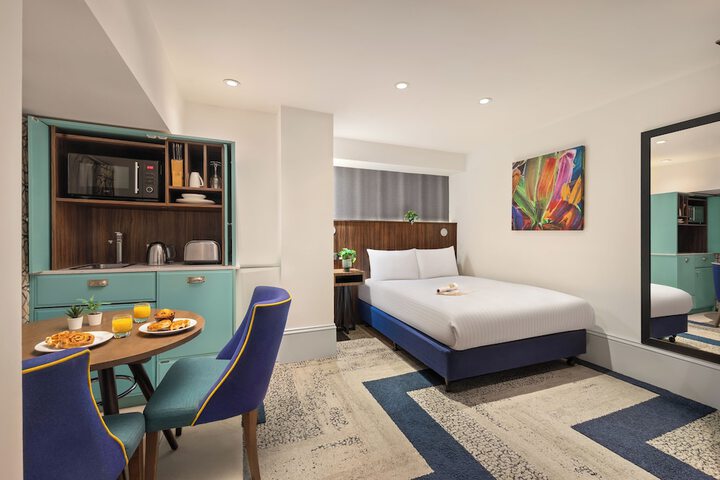 Room 4 of 34