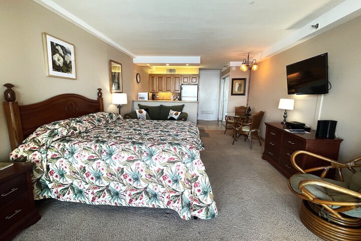 Room 8 of 65