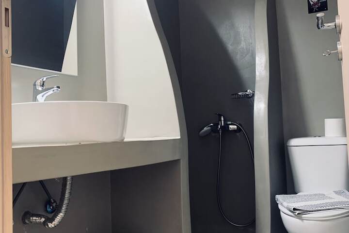 Room 52 of 79