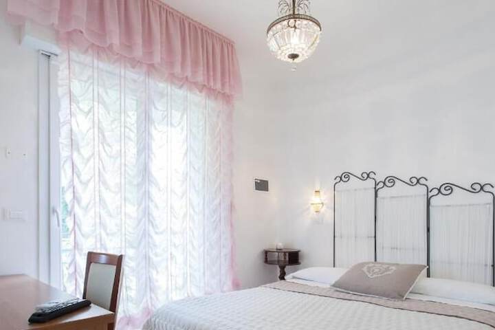Room 21 of 61