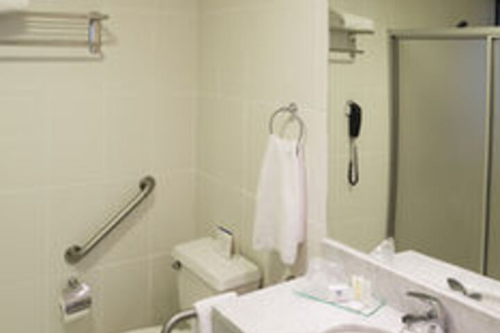 Room 2 of 43