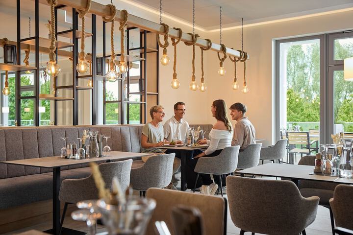 Dining 89 of 128