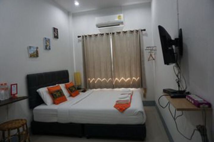 Room 15 of 27