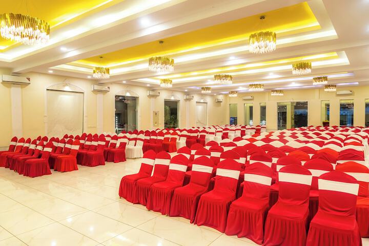 Ballroom/Hall 58 of 75