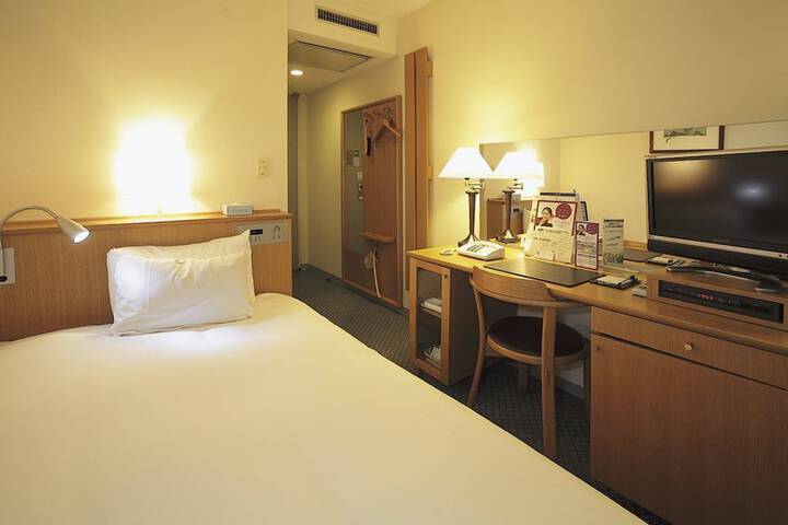 Room 28 of 111
