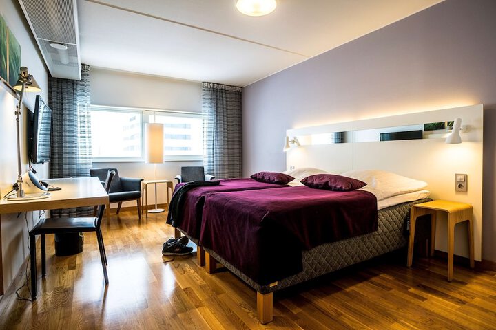 Room 3 of 32