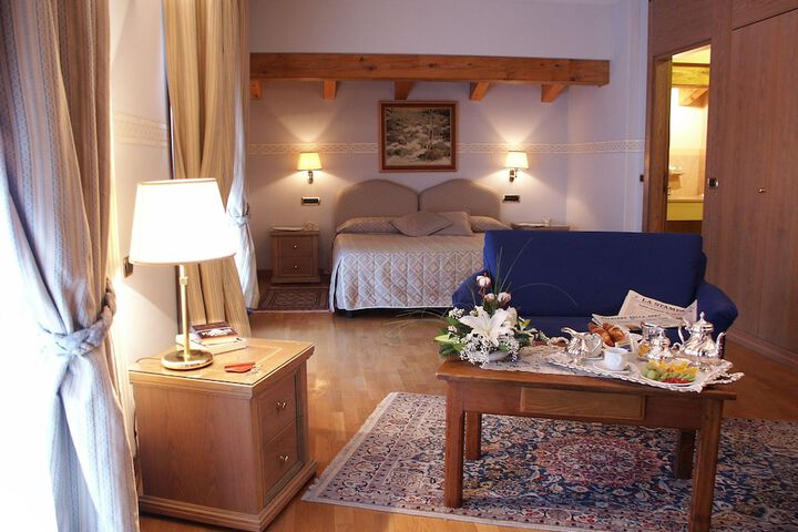 Room 4 of 51