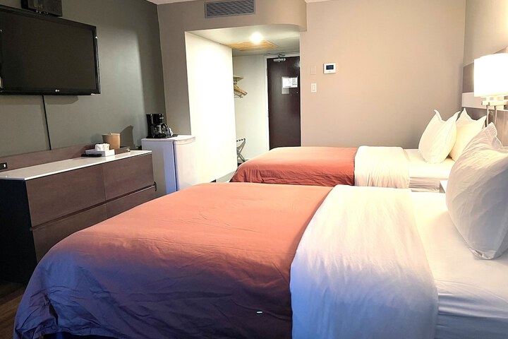 Quadruple 2 Double Beds (10 of 10)