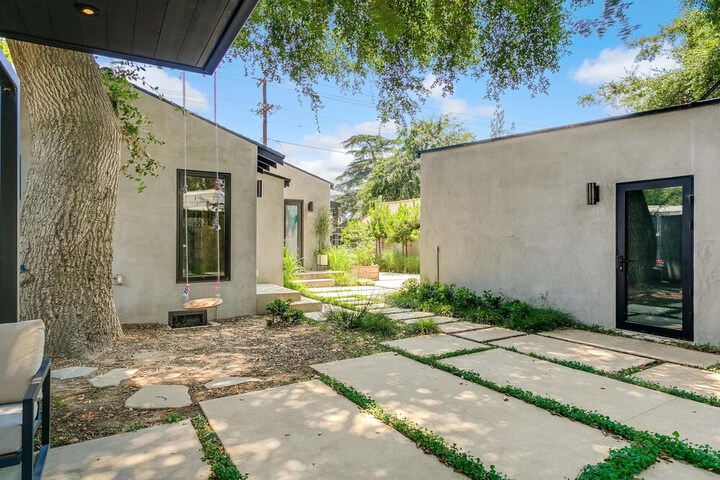 Property Grounds 23 of 27