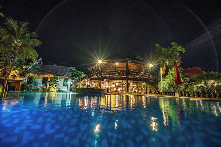 The central lovina hotel & restaurant