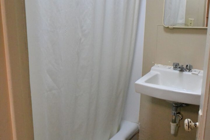 Room 52 of 81