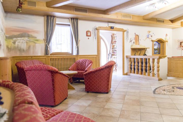 Hotel Interior 2 of 25