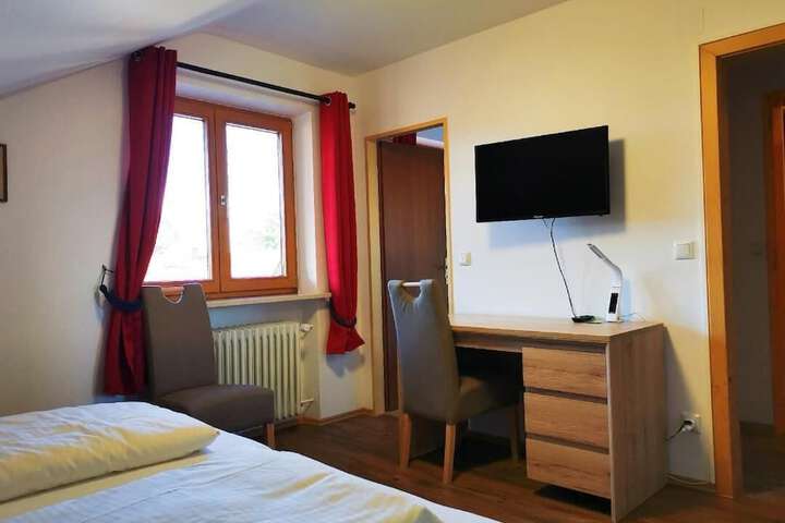 Room 15 of 34