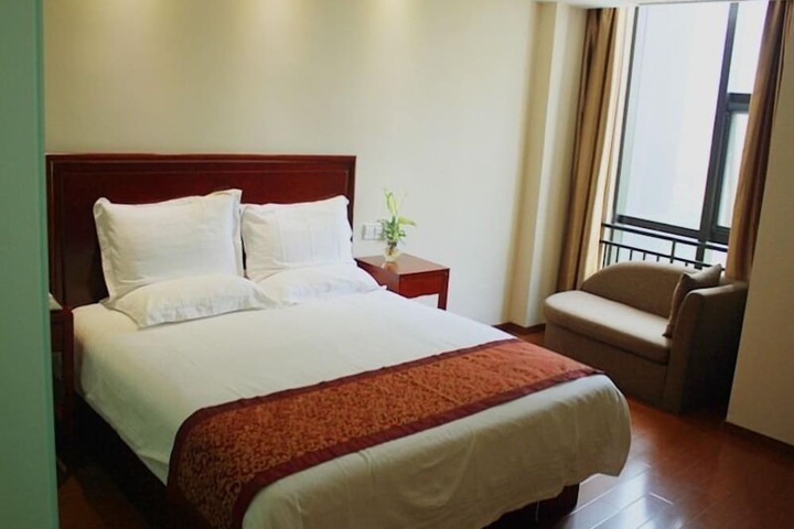 Room 17 of 40