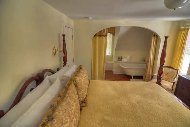 Room 13 of 24
