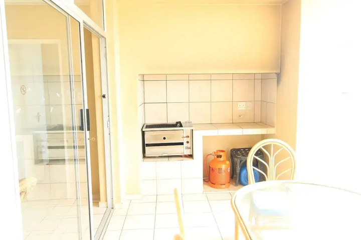 Room 4 of 11