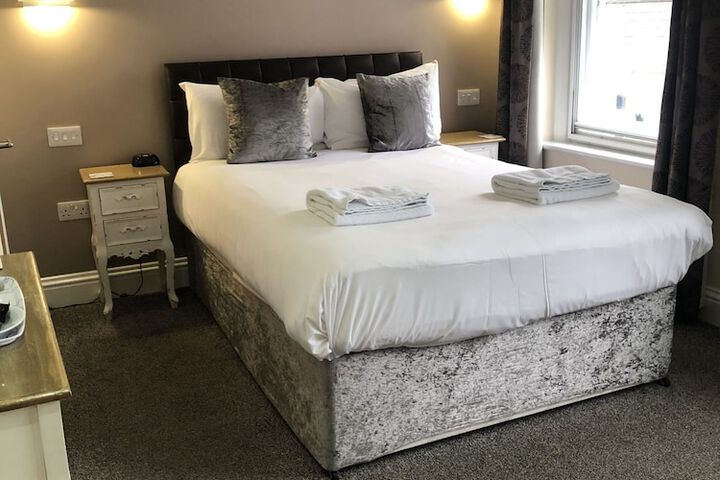 Room 3 of 42
