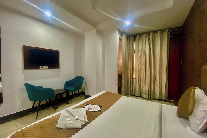 Room 10 of 31