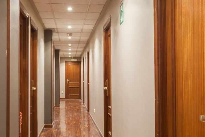 Room 45 of 76