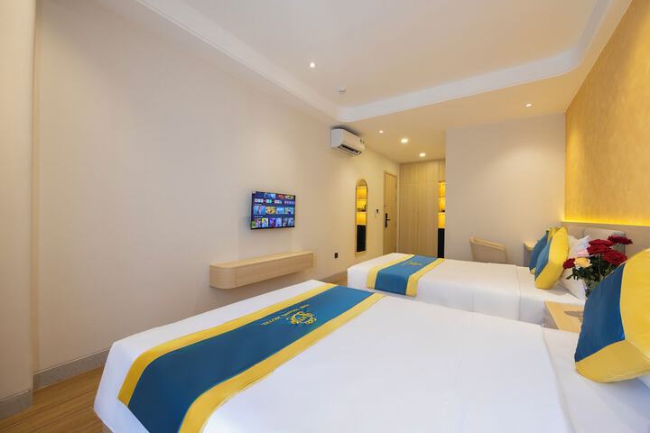Room 7 of 50