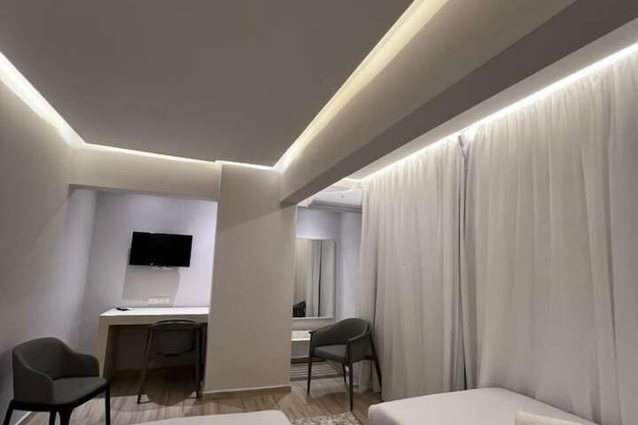 Room 6 of 21